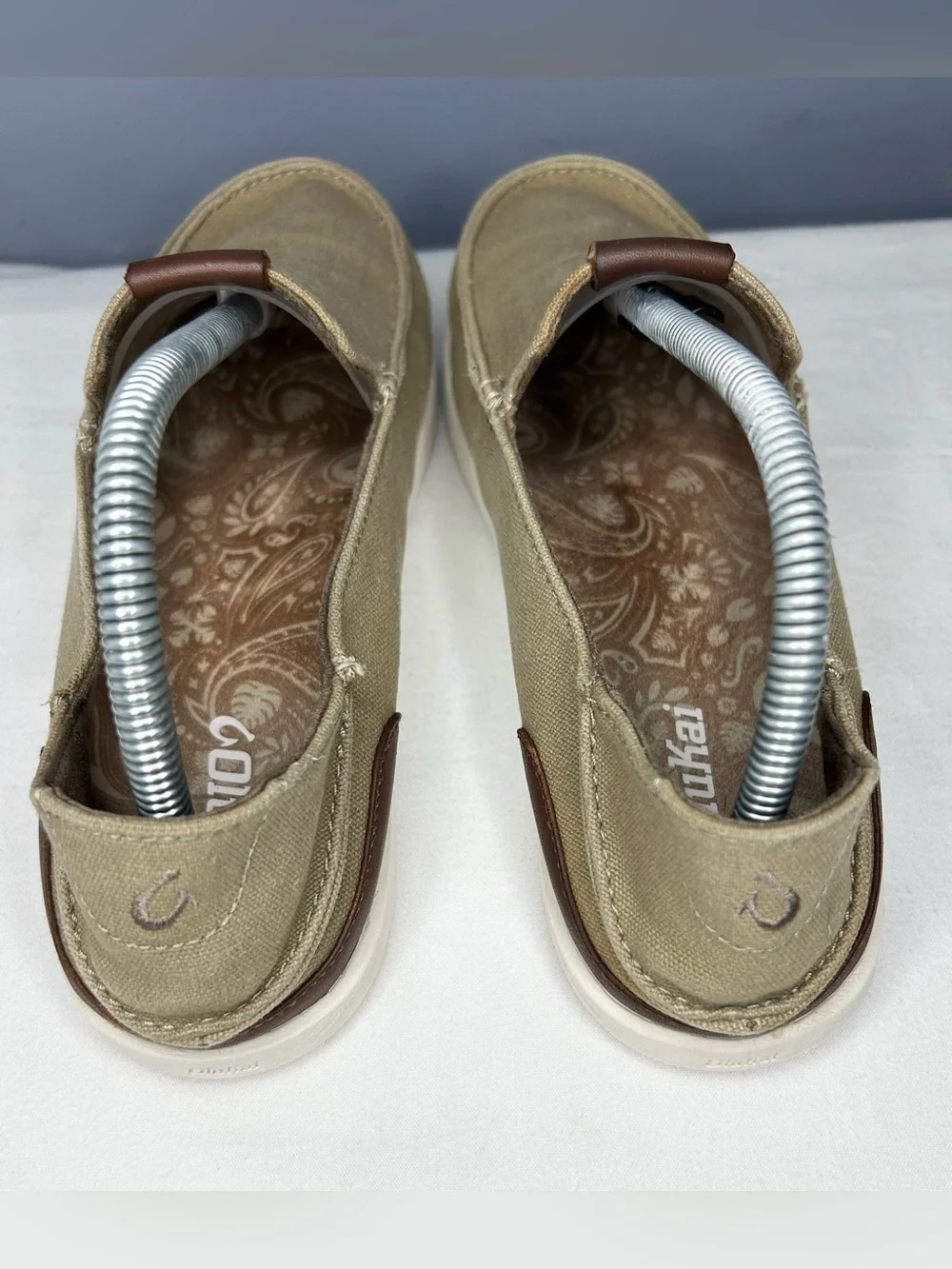 OluKai Manoa Slip-On Shoes Mens 9 Tan Canvas Loafers Casual Comfort Summer Beach